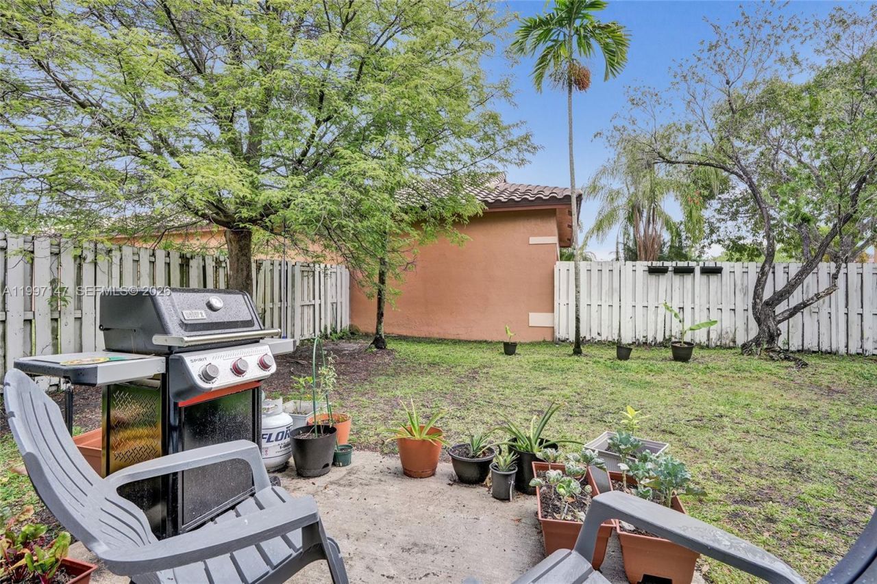 1201 NW 192nd Ln, Pembroke Pines, FL 33029 Photo