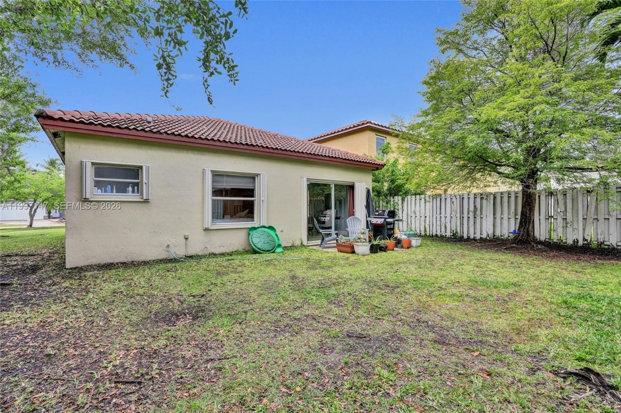 1201 NW 192nd Ln, Pembroke Pines, FL 33029 Photo