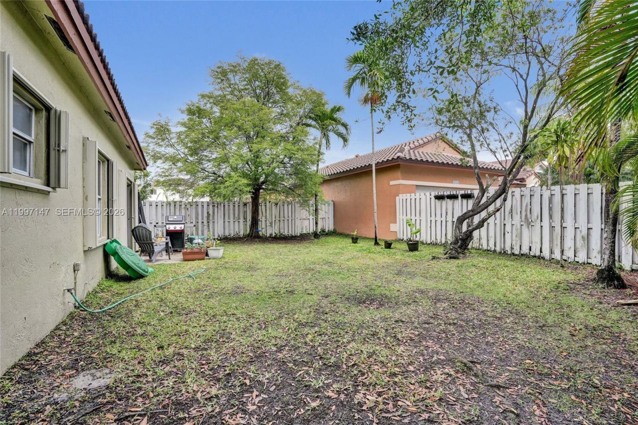 1201 NW 192nd Ln, Pembroke Pines, FL 33029 Photo