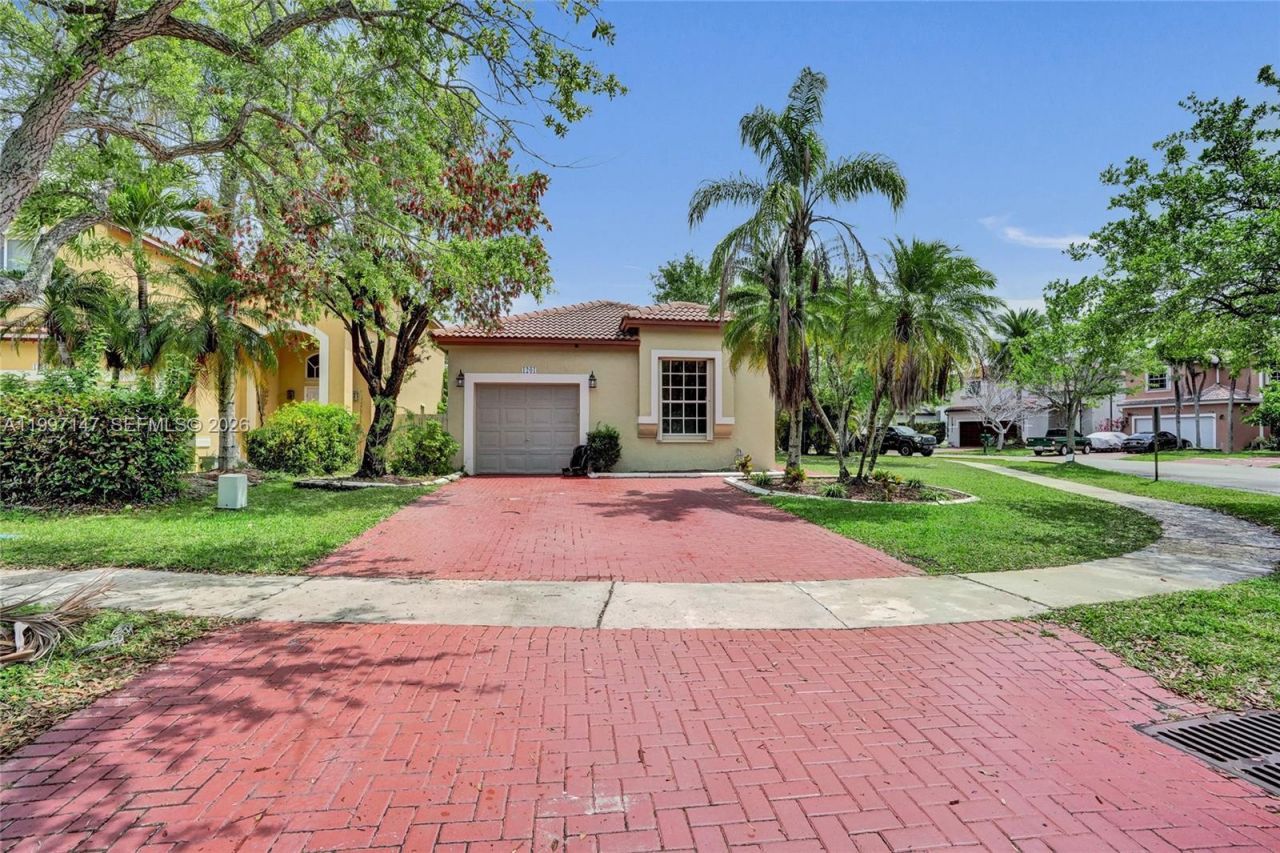 1201 NW 192nd Ln, Pembroke Pines, FL 33029 Photo