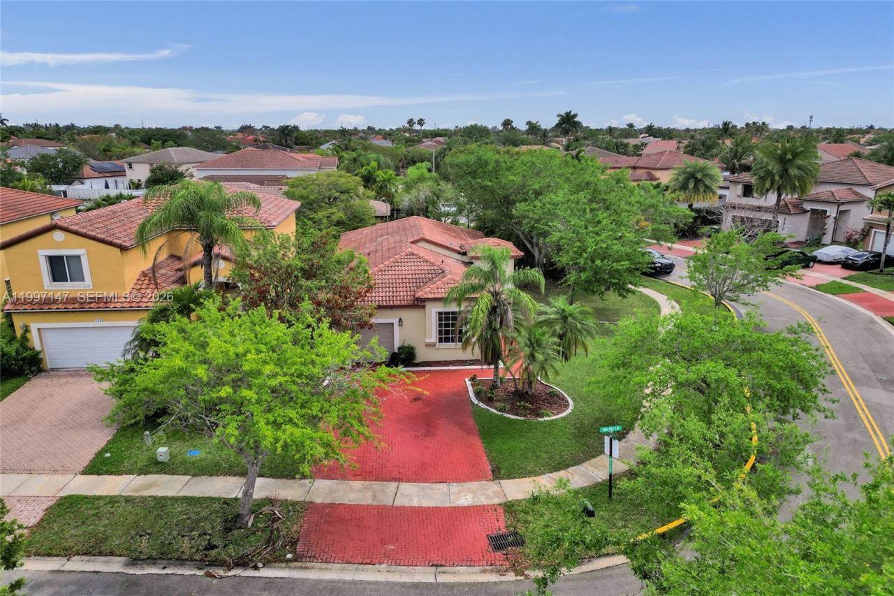 1201 NW 192nd Ln, Pembroke Pines, FL 33029 Photo