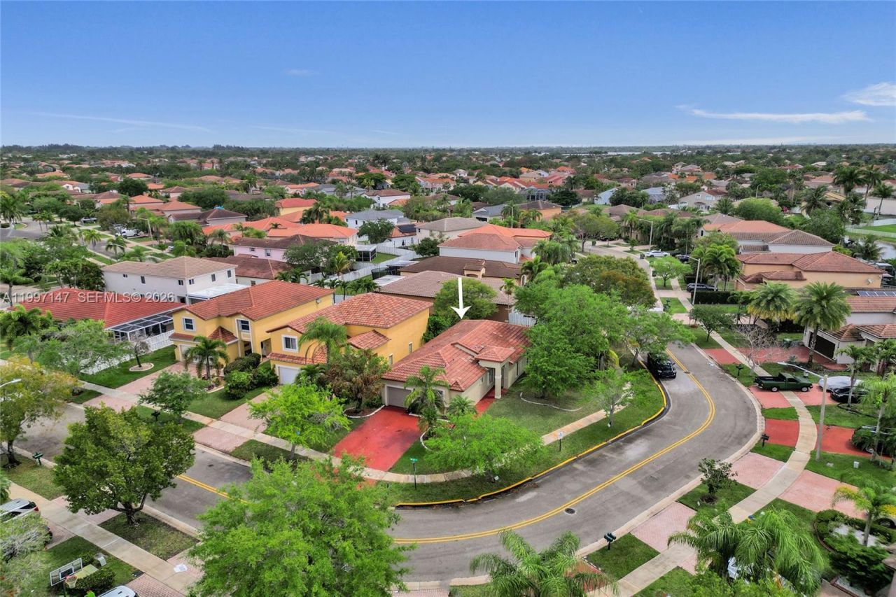 1201 NW 192nd Ln, Pembroke Pines, FL 33029 Photo