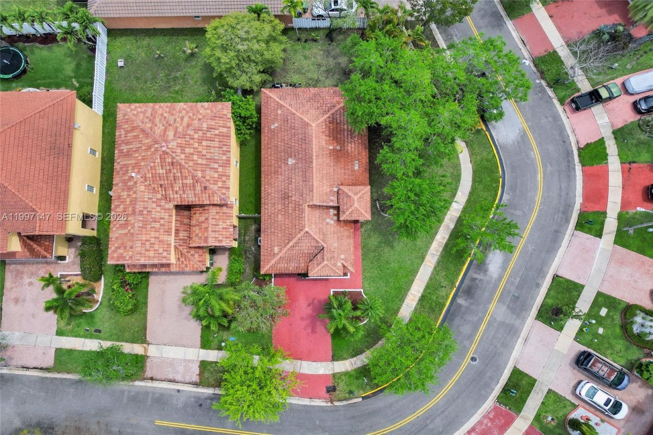 1201 NW 192nd Ln, Pembroke Pines, FL 33029 Photo