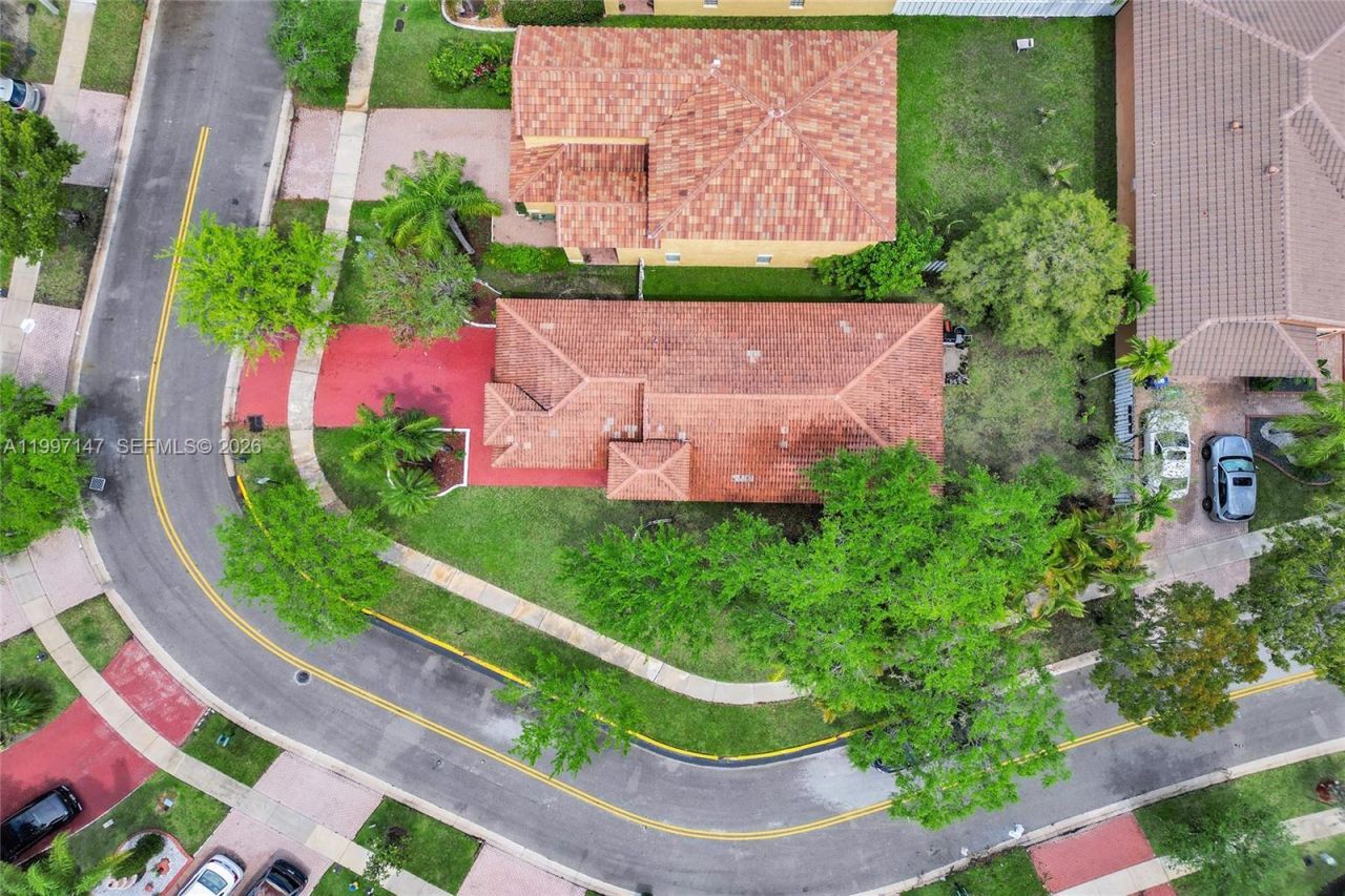 1201 NW 192nd Ln, Pembroke Pines, FL 33029 Photo