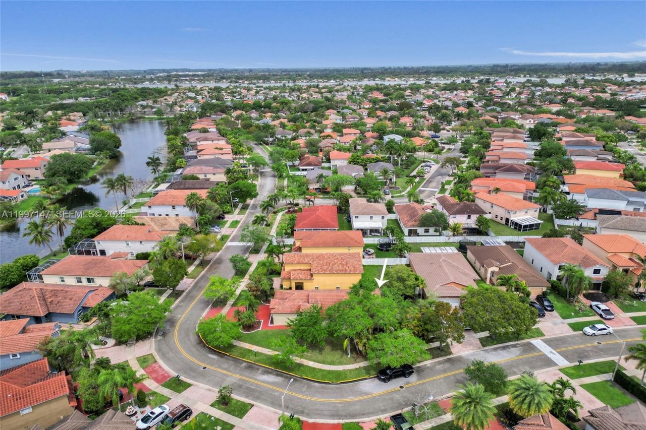 1201 NW 192nd Ln, Pembroke Pines, FL 33029 Photo