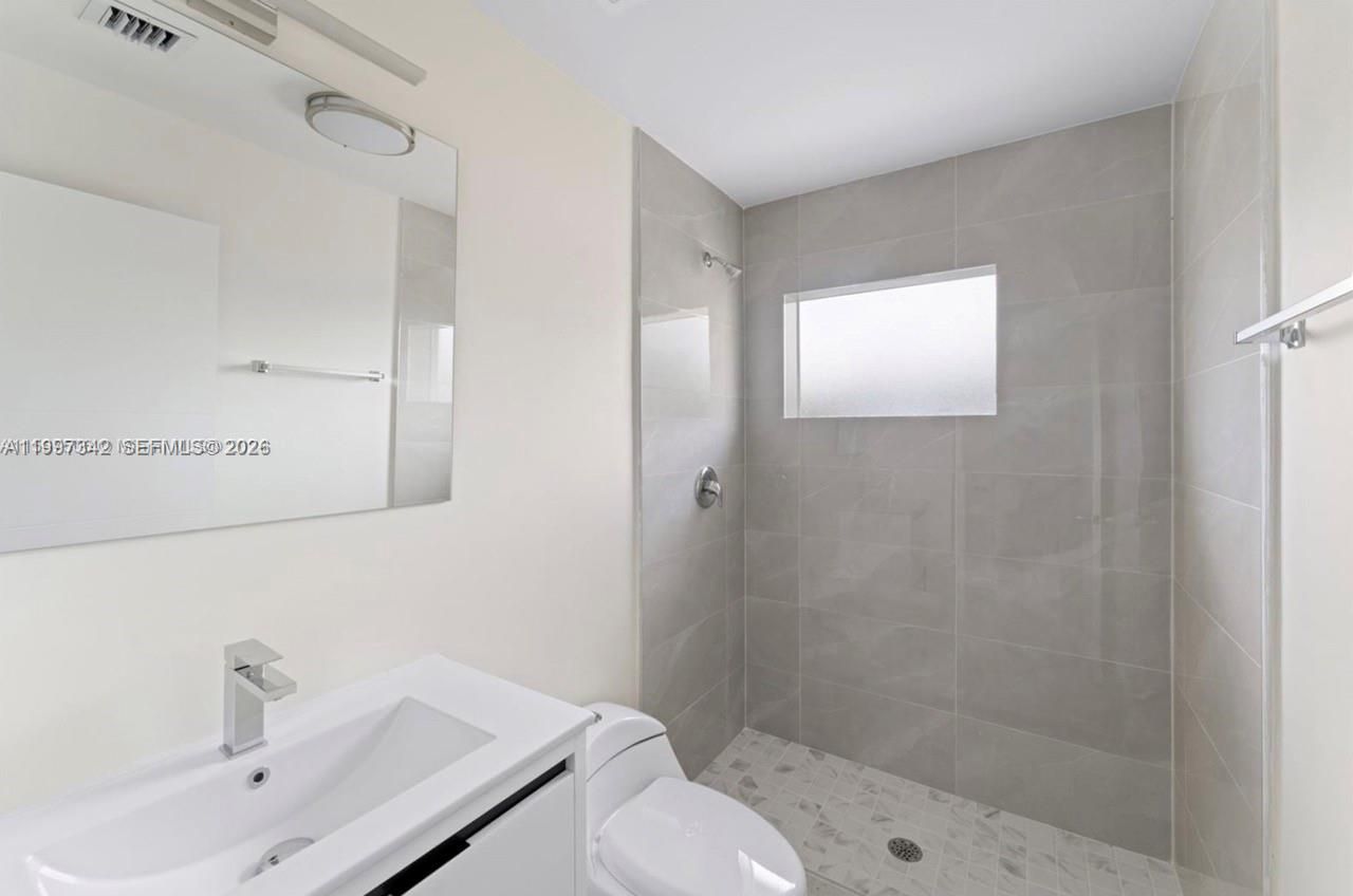 2268 NW 52nd St, Unit top, Miami, FL 33142 Photo