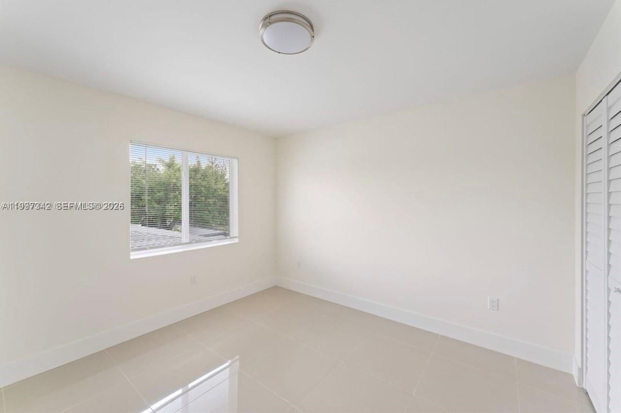 2268 NW 52nd St, Unit top, Miami, FL 33142 Photo