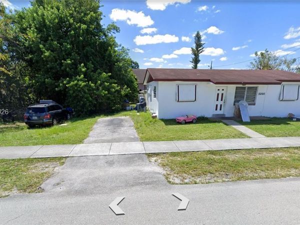 5200 SW 21st St , West Park, FL 33023