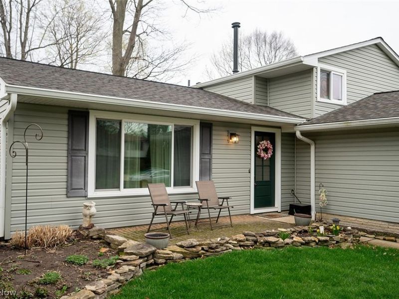 5799 Springwood Court, Mentor on the Lake, OH 44060 Photo 2