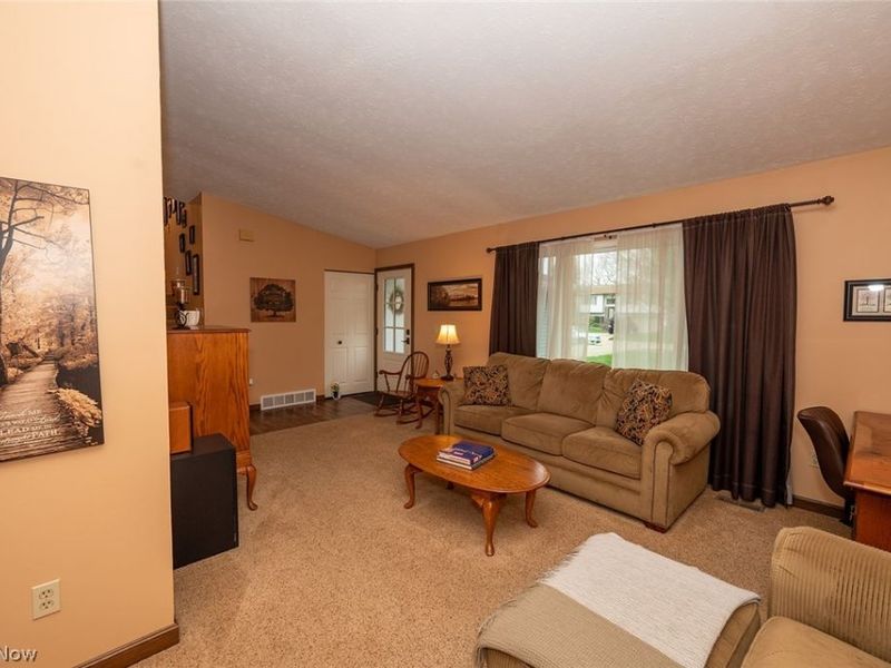 5799 Springwood Court, Mentor on the Lake, OH 44060 Photo 4