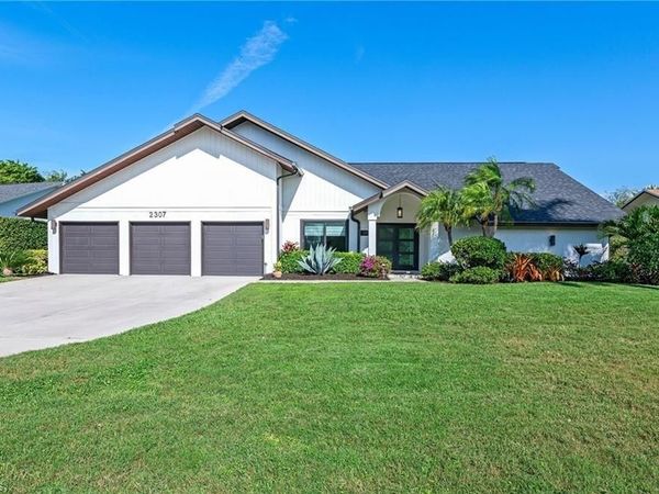 2307 Queens WAY , NAPLES, FL 34112