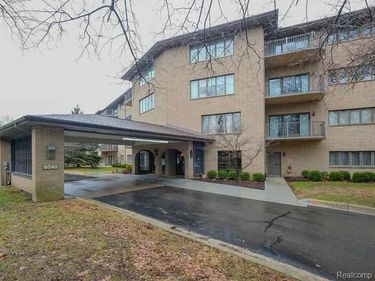 4040 Greenleaf Circle, Kalamazoo, MI 49008