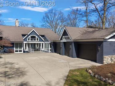 850 Lake Angelus Shores, Lake Angelus, MI 48326