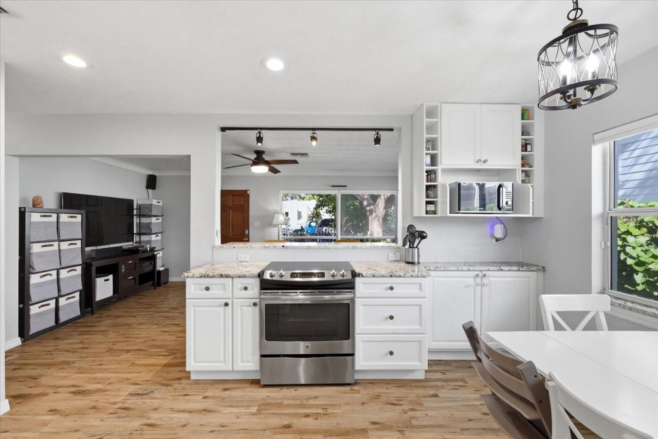 3021 10th Street N, Saint Petersburg, FL 33704 Photo