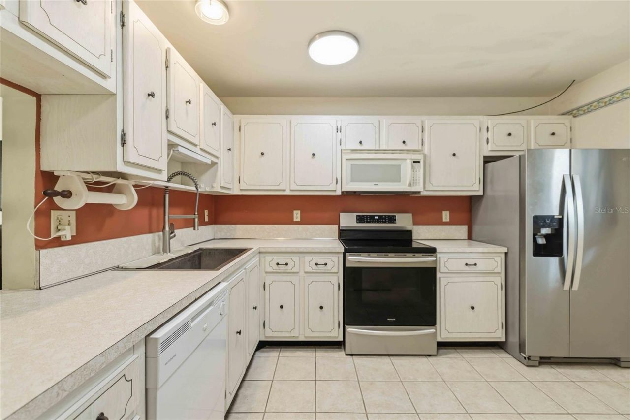 3680 Ironwood Circle, Unit 202L, Bradenton, FL 34209 Photo