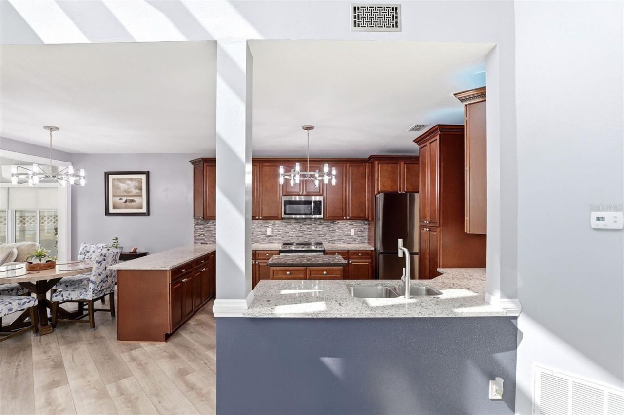 381 Prairie Lake Cove, Altamonte Springs, FL 32701 Photo