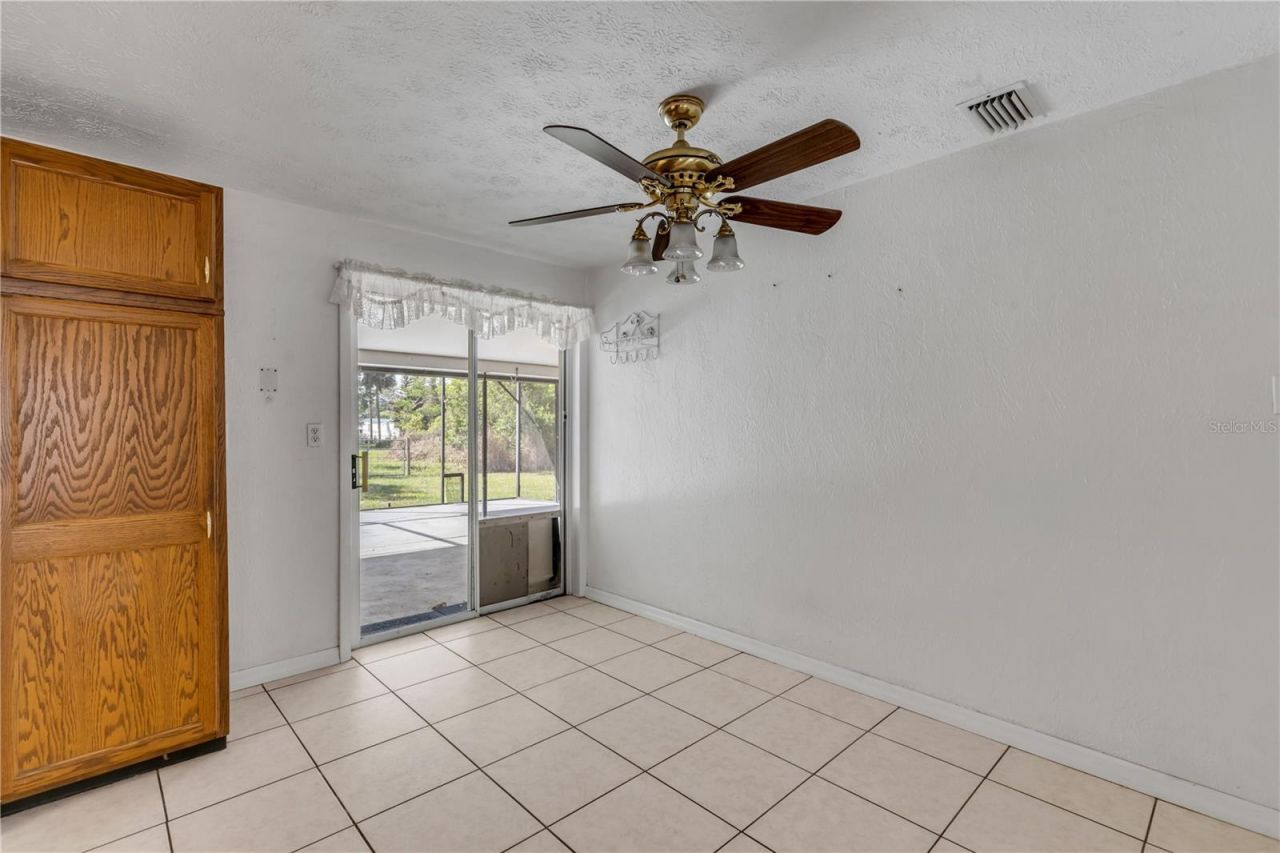 114 W Pine Bluff Street, Edgewater, FL 32132 Photo