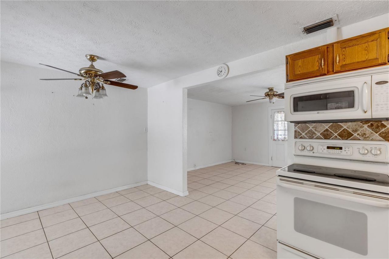 114 W Pine Bluff Street, Edgewater, FL 32132 Photo