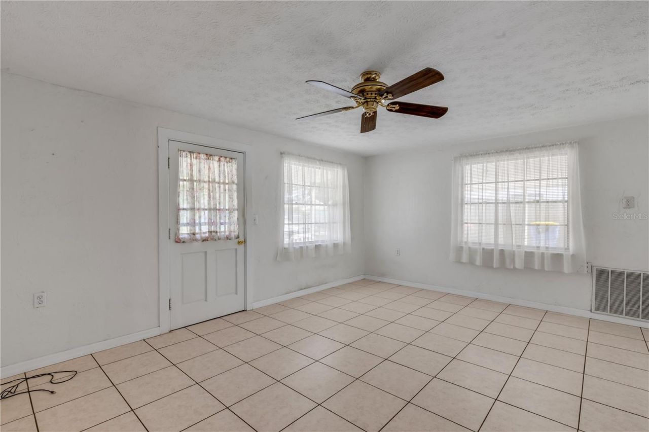 114 W Pine Bluff Street, Edgewater, FL 32132 Photo