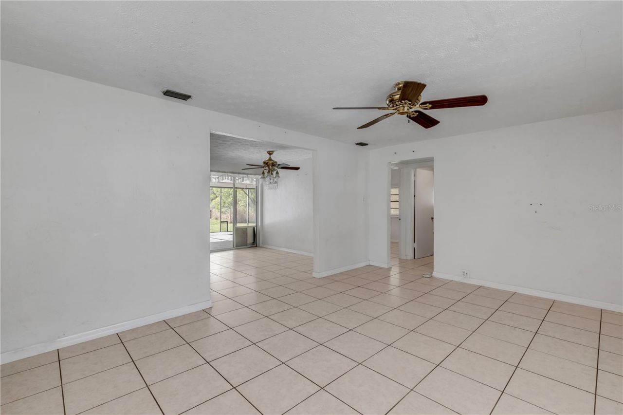 114 W Pine Bluff Street, Edgewater, FL 32132 Photo