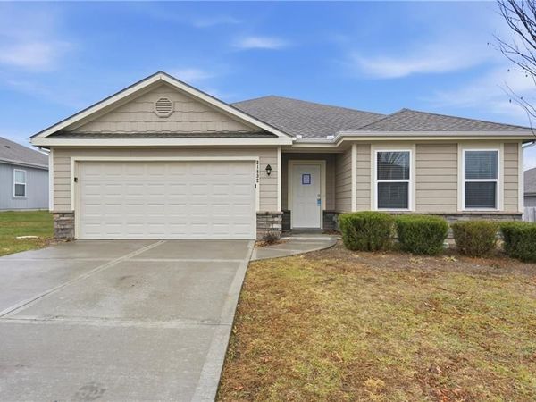 21832 Franklin Street, Spring Hill, KS 66083