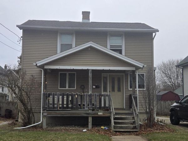 1620 Hamilton St, Manitowoc, WI 54220