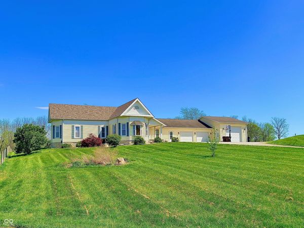 15241 E Jackson Road, Hope, IN 47246