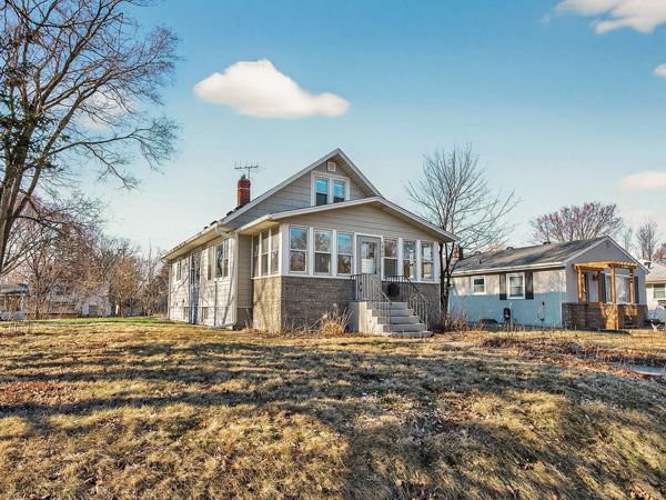 1952 Orange Avenue E, Saint Paul, MN 55119