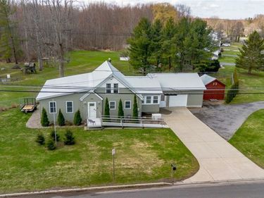 976 W first Street S, Fulton, NY 13069