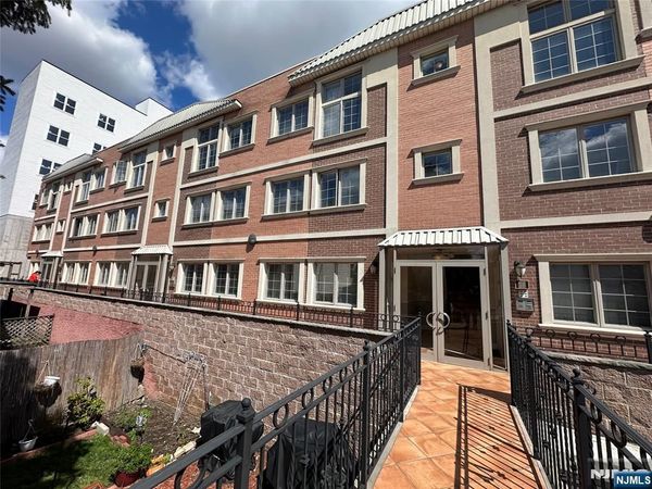 124 68th Street 205, GUTTENBERG, NJ 07093