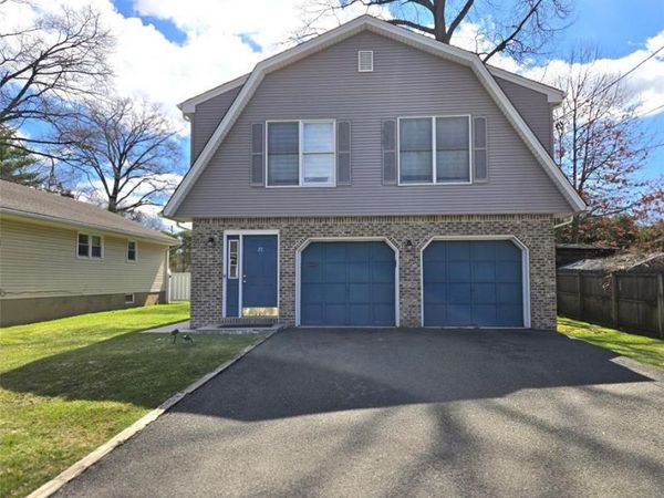 71 Wyandotte Avenue, DUMONT, NJ 07628