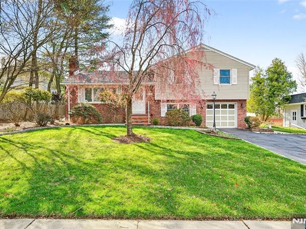 118 Harriot Avenue, HARRINGTON PARK, NJ 07640