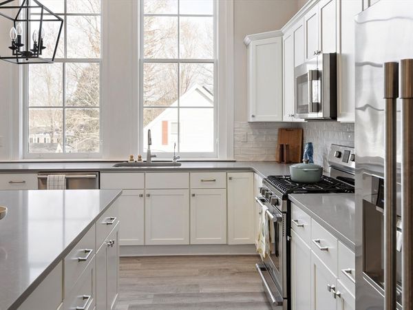 10 Congress St, Unit 301, Amesbury, MA 01913