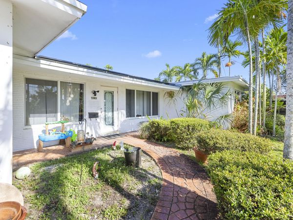 4030 NE 16th Terrace, Oakland Park, FL 33334