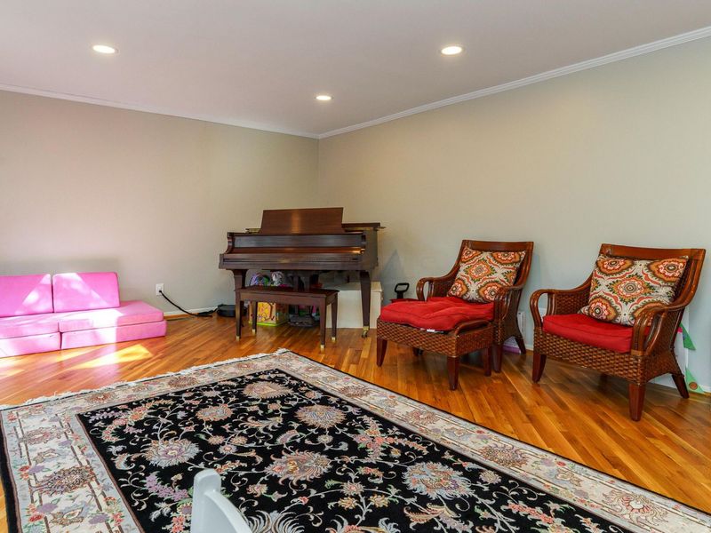 55 S Merkle Road , Columbus, OH 43209 Photo 17