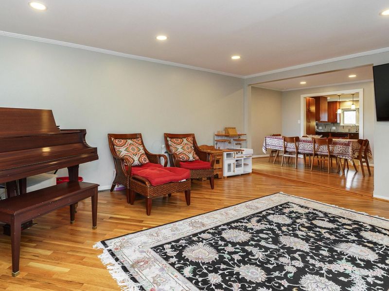 55 S Merkle Road , Columbus, OH 43209 Photo 18