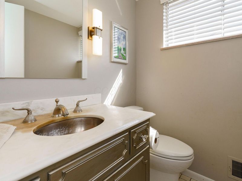 55 S Merkle Road , Columbus, OH 43209 Photo 19