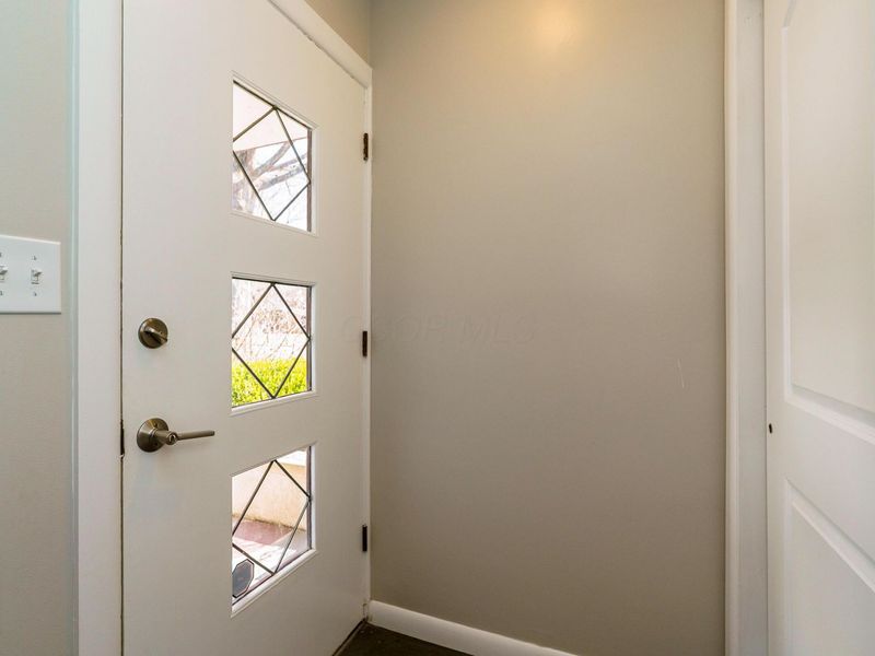 55 S Merkle Road , Columbus, OH 43209 Photo 4