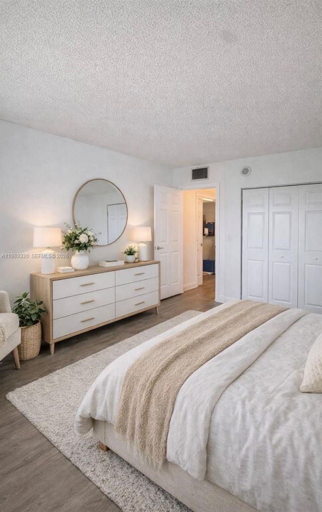 1155 Brickell Bay Dr, Unit 1705, Miami, FL 33131 Photo