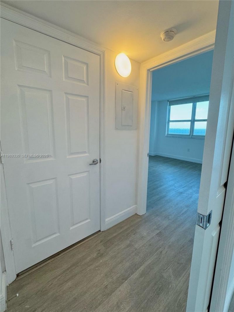 1155 Brickell Bay Dr, Unit 1705, Miami, FL 33131 Photo