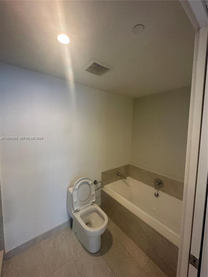488 NE 18th St, Unit 2005, Miami, FL 33132 Photo