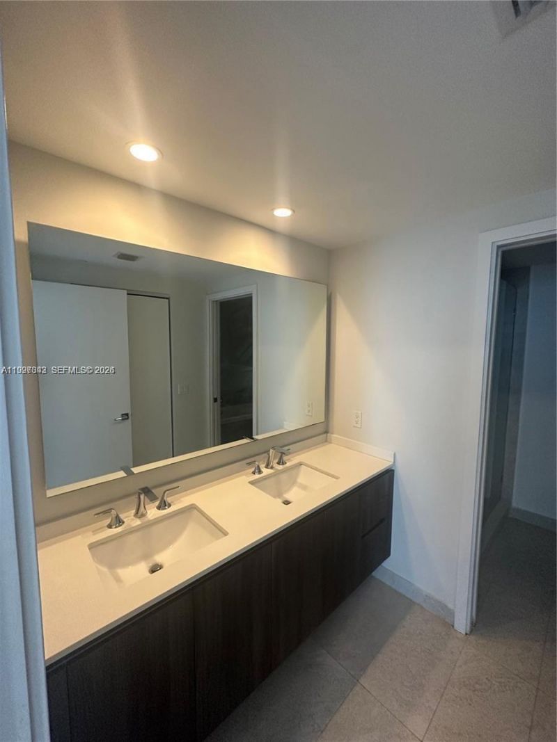 488 NE 18th St, Unit 2005, Miami, FL 33132 Photo