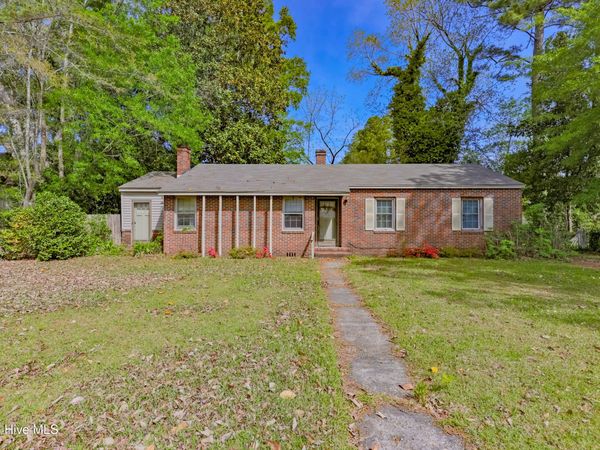 221 E Main Street , Rose Hill, NC 28458