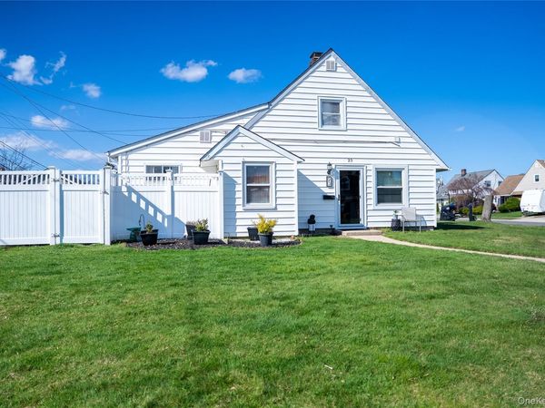 23 Bent Lane , Levittown, NY 11756