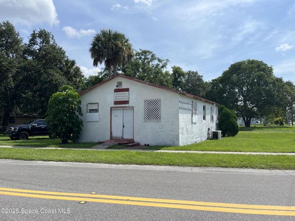 929 S Deleon Avenue , Titusville, FL 32780