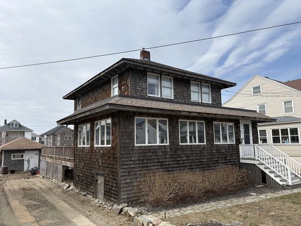 41 Manomet Ave, Hull, MA 02045