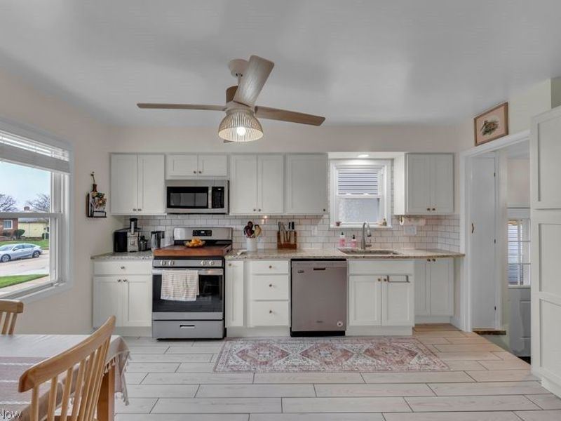 5803 Renwood Drive, Parma, OH 44129 Photo 10