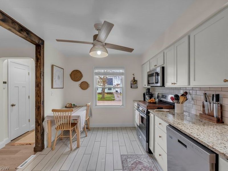 5803 Renwood Drive, Parma, OH 44129 Photo 7