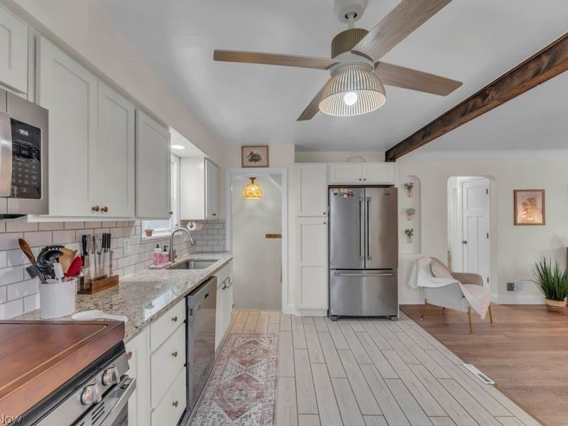 5803 Renwood Drive, Parma, OH 44129 Photo 8