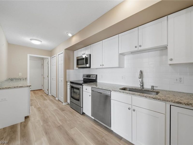 762 Hunters Trail , Unit 105, Akron, OH 44313 Photo 11